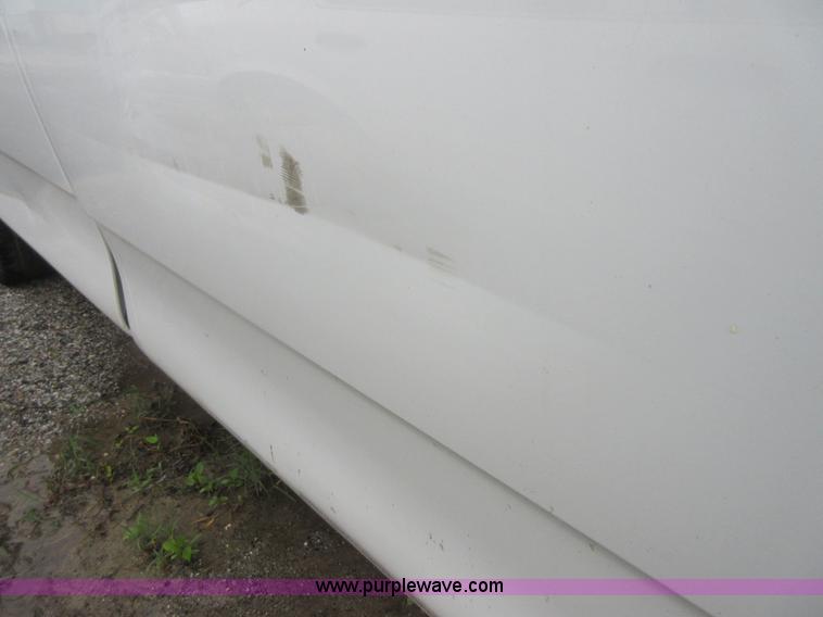 image for item I2092 1999 Ford F150 pickup truck