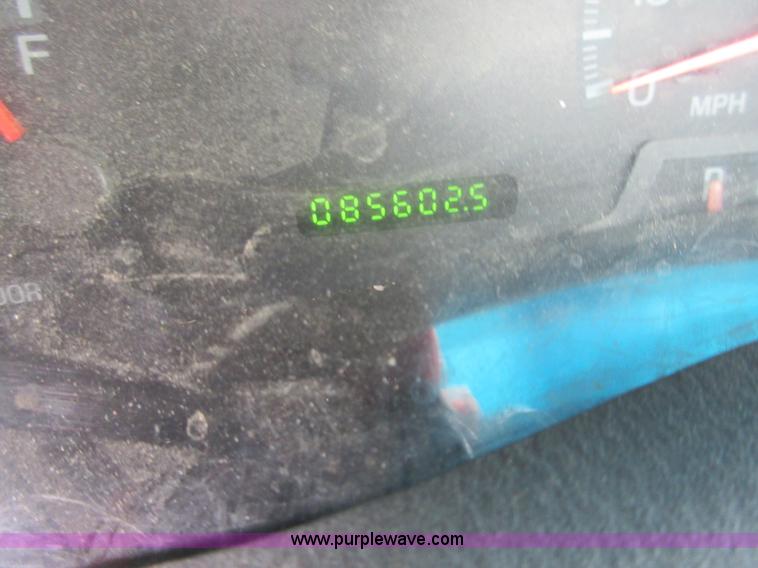 image for item I2092 1999 Ford F150 pickup truck