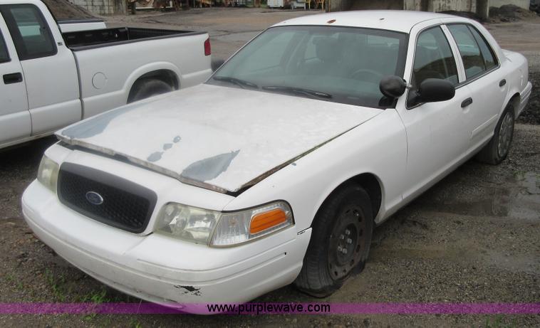 image for item I2093 2004 Ford Crown Victoria Police Interceptor