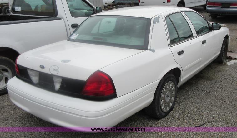 image for item I2093 2004 Ford Crown Victoria Police Interceptor