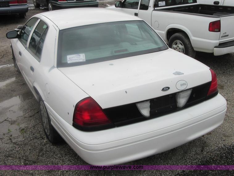 image for item I2093 2004 Ford Crown Victoria Police Interceptor