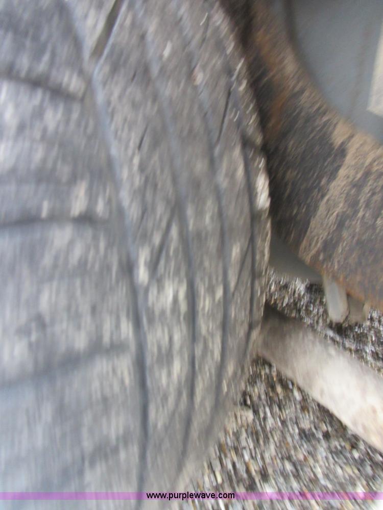 image for item I2093 2004 Ford Crown Victoria Police Interceptor