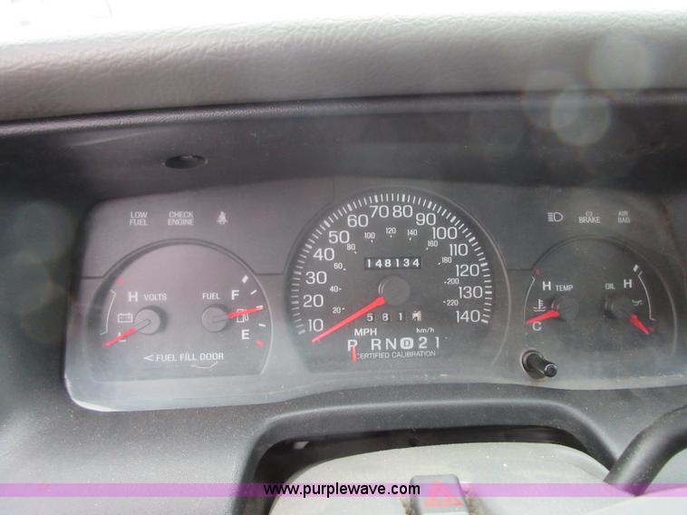 image for item I2093 2004 Ford Crown Victoria Police Interceptor