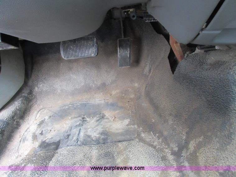 image for item I2093 2004 Ford Crown Victoria Police Interceptor