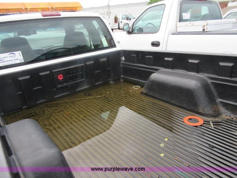 image for item I2094 2001 Chevrolet S10 pickup truck