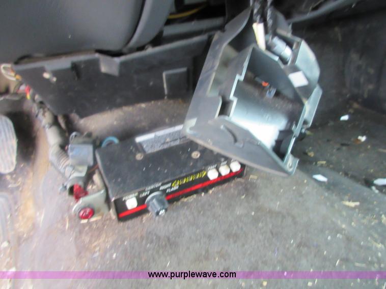 image for item I2094 2001 Chevrolet S10 pickup truck