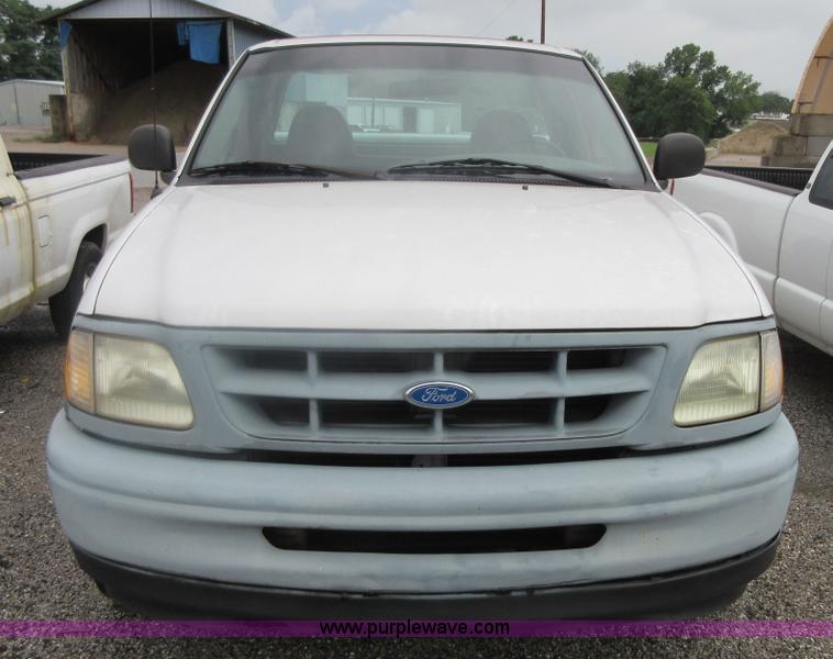 image for item I2095 1997 Ford F150 pickup truck