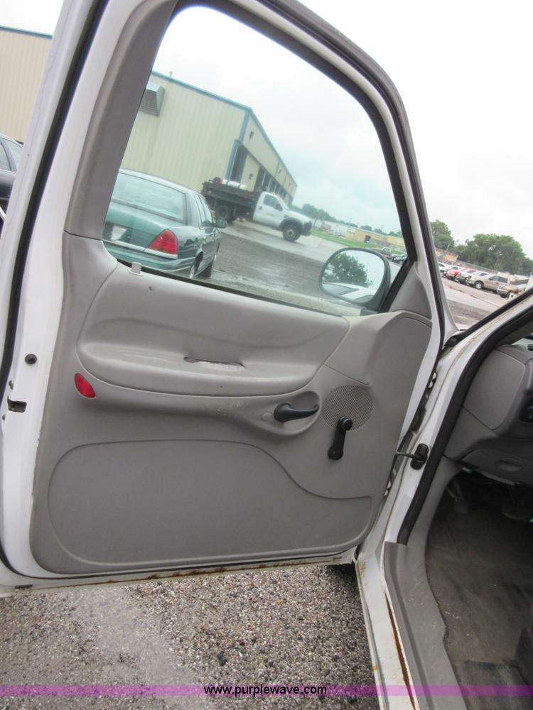 image for item I2095 1997 Ford F150 pickup truck