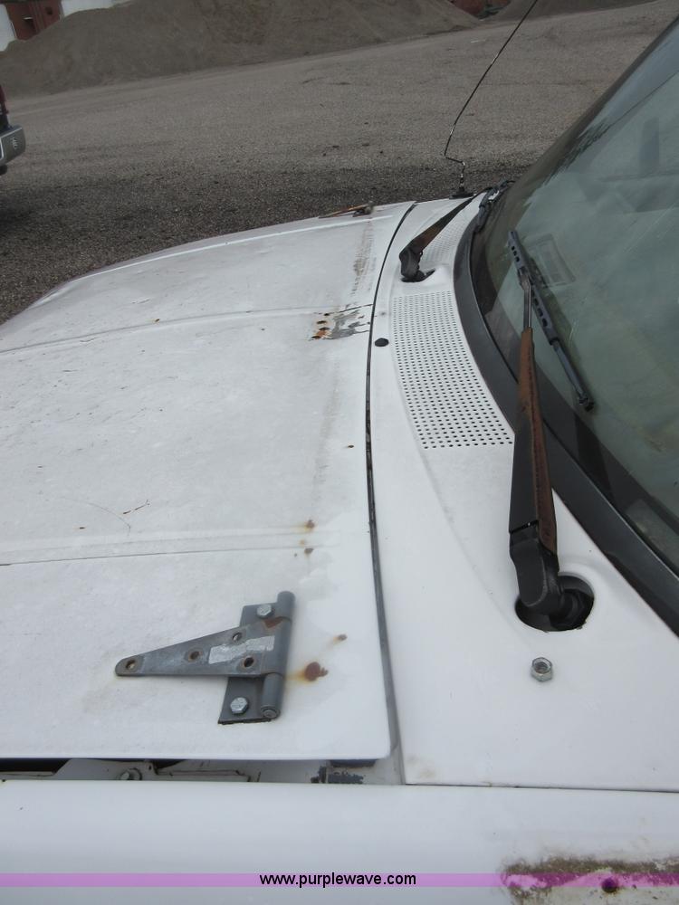 image for item I2096 1993 Ford Ranger pickup truck