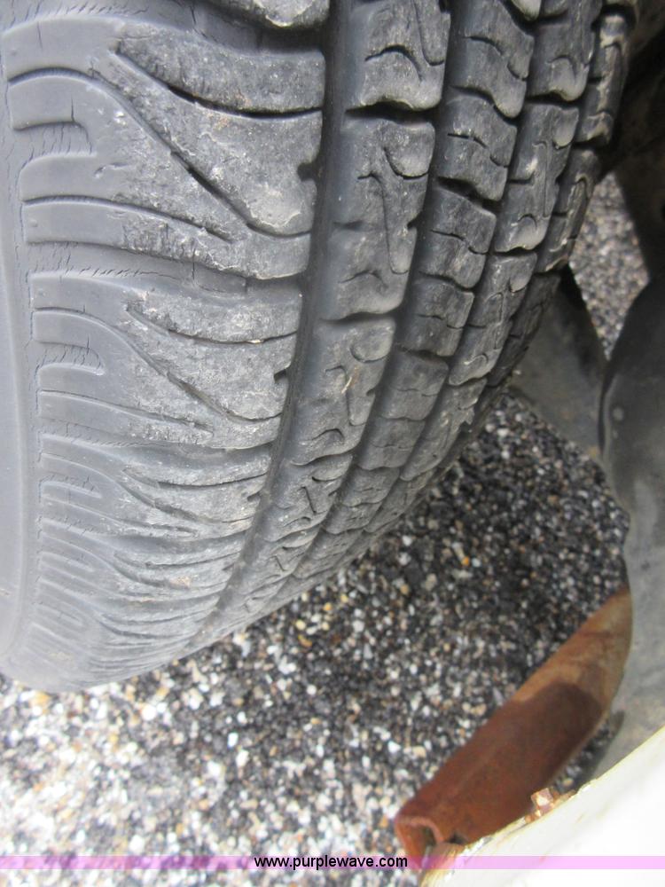 image for item I2096 1993 Ford Ranger pickup truck