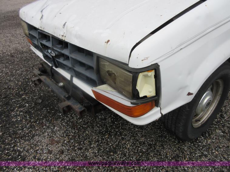 image for item I2096 1993 Ford Ranger pickup truck