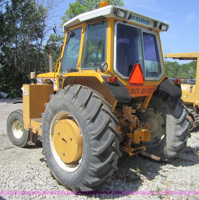 image for item I2111 1990 Ford 7710 tractor