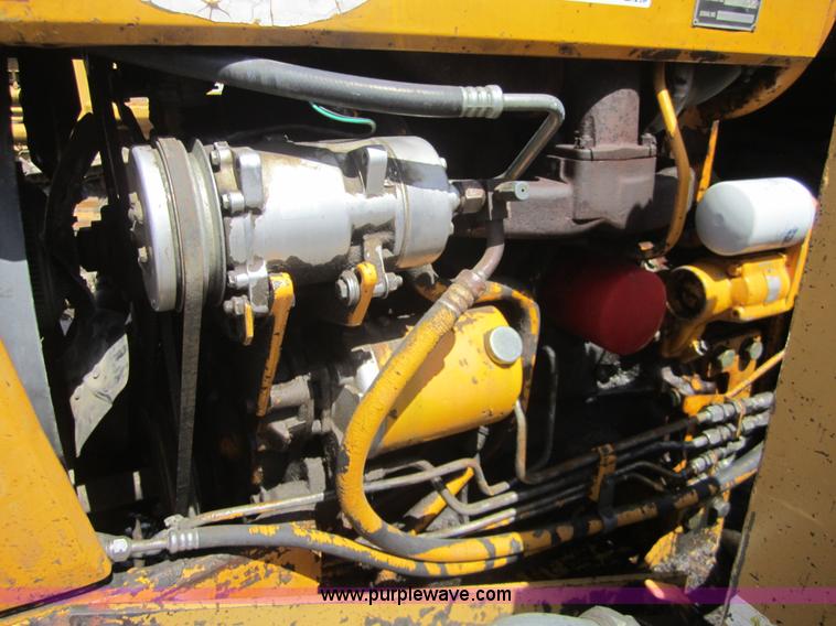 image for item I2111 1990 Ford 7710 tractor