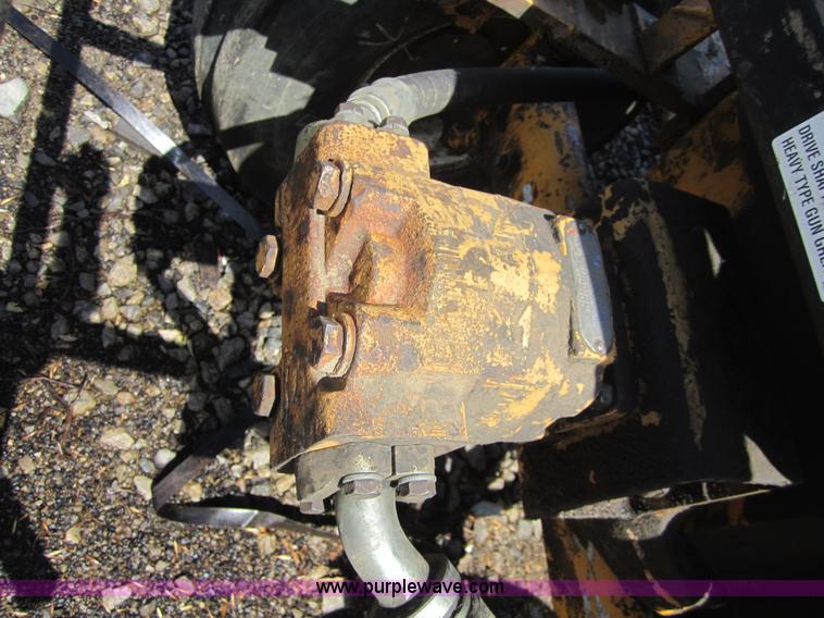 image for item I2111 1990 Ford 7710 tractor