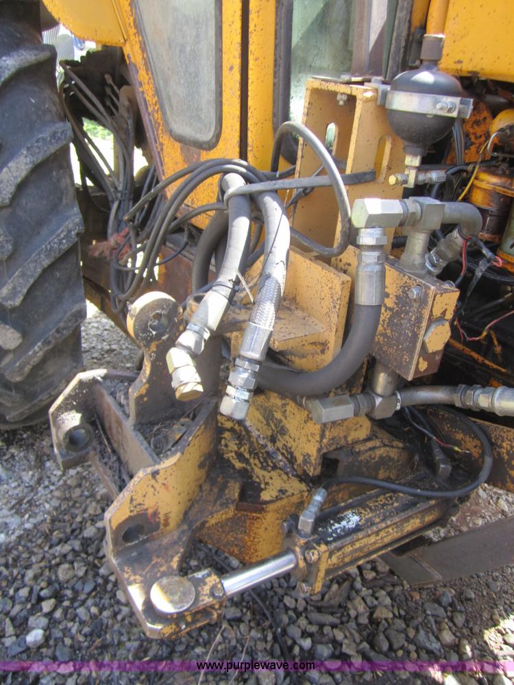 image for item I2111 1990 Ford 7710 tractor