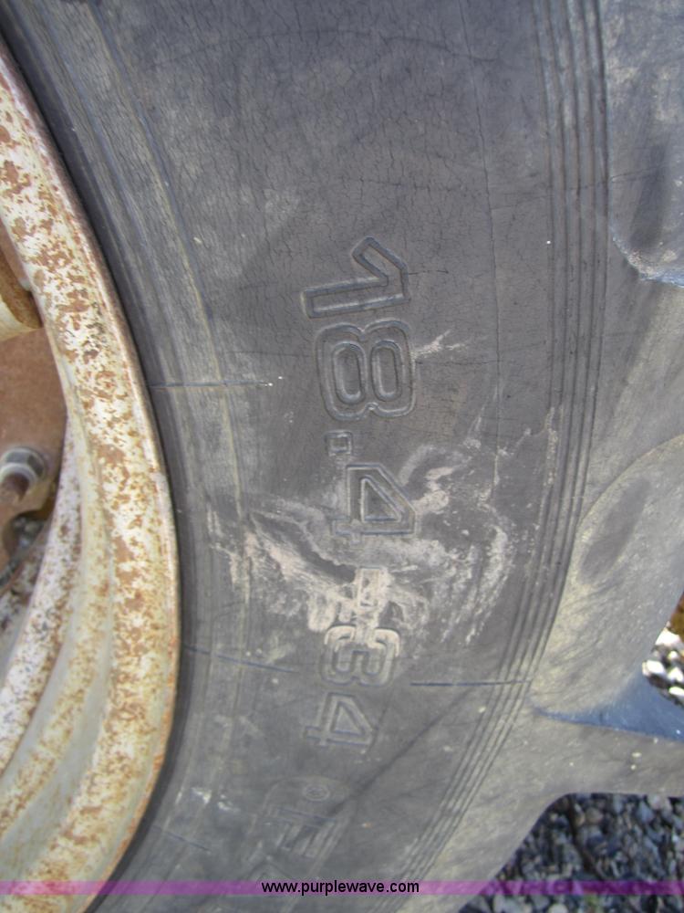 image for item I2111 1990 Ford 7710 tractor