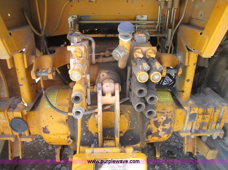 image for item I2111 1990 Ford 7710 tractor