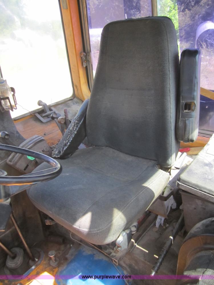 image for item I2111 1990 Ford 7710 tractor