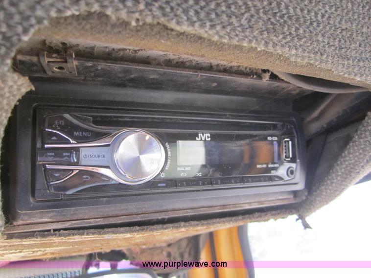 image for item I2111 1990 Ford 7710 tractor