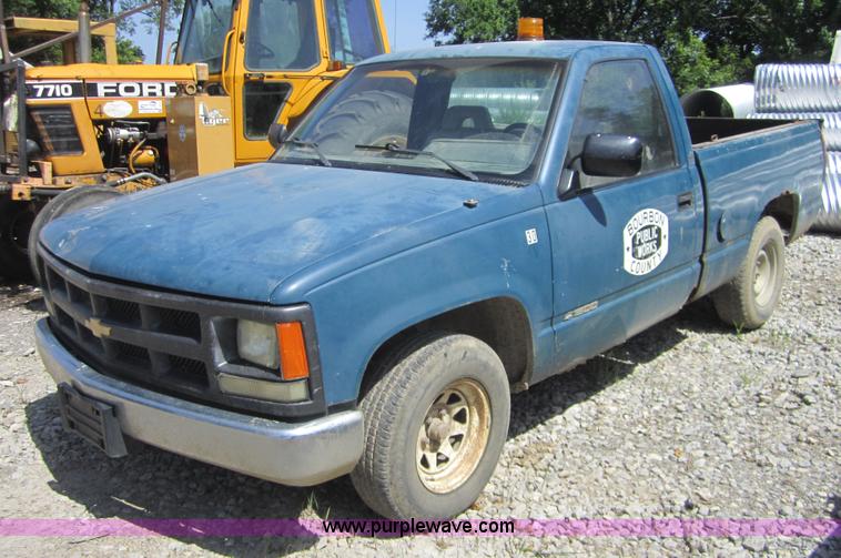 image for item I2112 1988 Chevrolet 1500 pickup truck