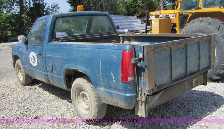 image for item I2112 1988 Chevrolet 1500 pickup truck