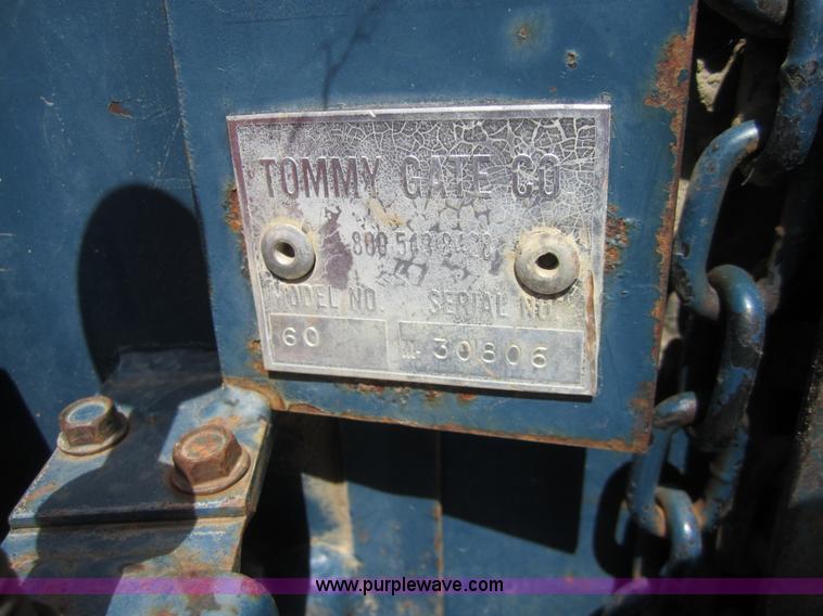 image for item I2112 1988 Chevrolet 1500 pickup truck