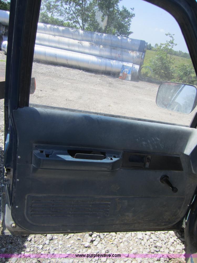 image for item I2112 1988 Chevrolet 1500 pickup truck