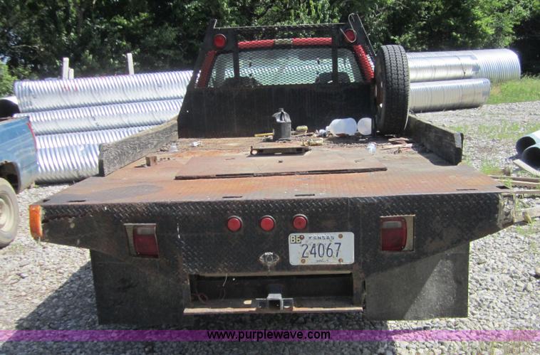 image for item I2113 1993 Chevrolet 3500 flatbed pickup truck