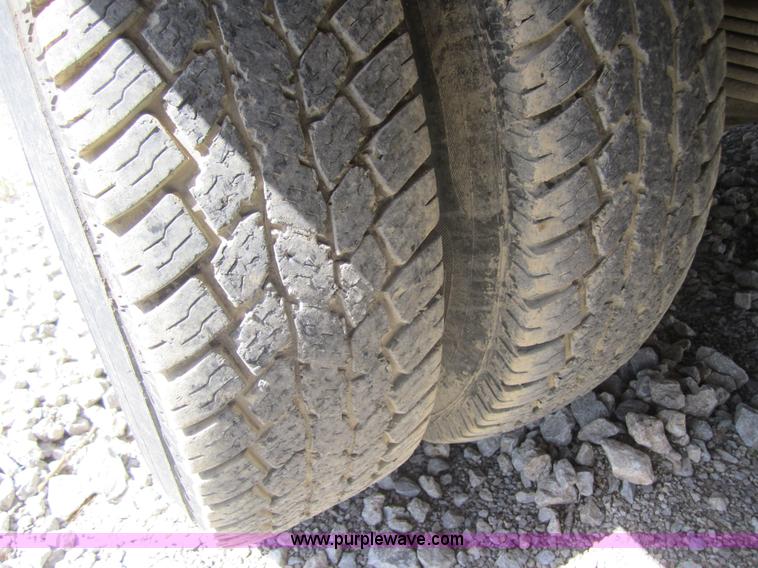 image for item I2113 1993 Chevrolet 3500 flatbed pickup truck