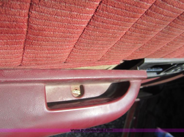 image for item I2113 1993 Chevrolet 3500 flatbed pickup truck