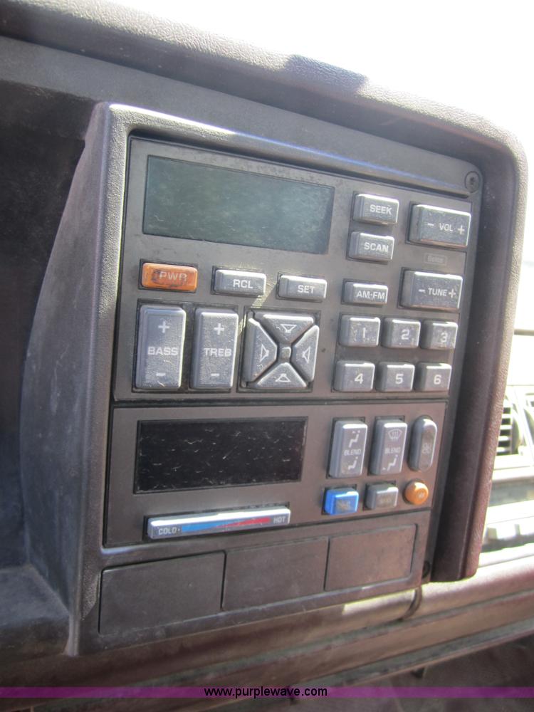 image for item I2113 1993 Chevrolet 3500 flatbed pickup truck