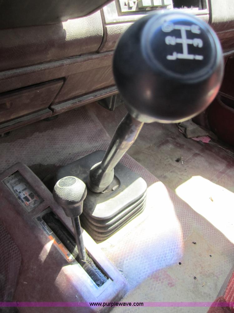 image for item I2113 1993 Chevrolet 3500 flatbed pickup truck