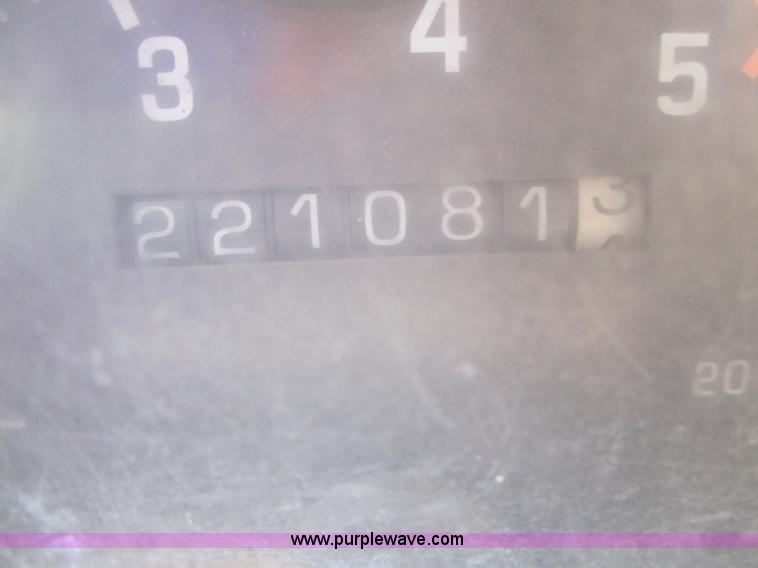 image for item I2113 1993 Chevrolet 3500 flatbed pickup truck