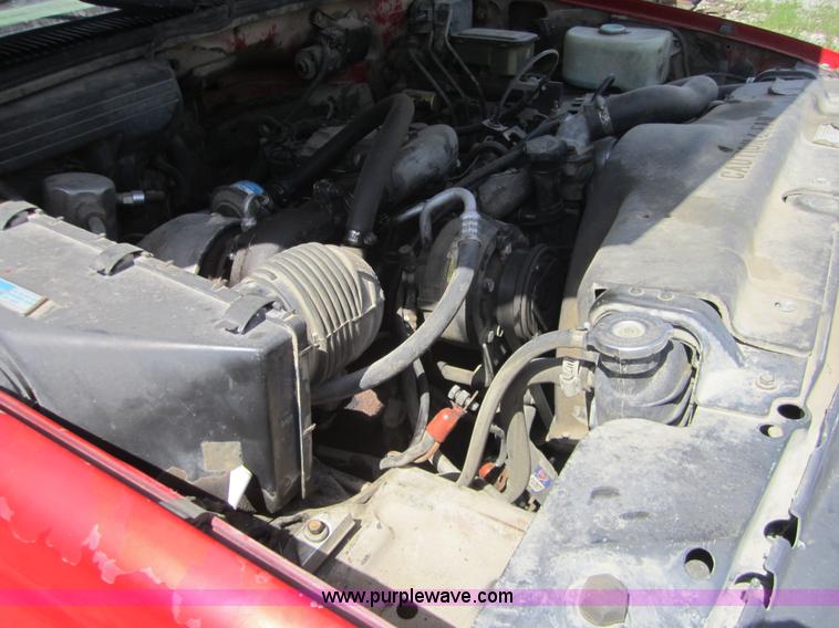 image for item I2113 1993 Chevrolet 3500 flatbed pickup truck