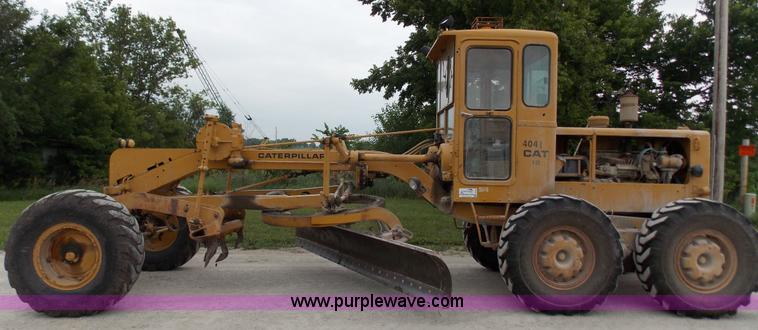 image for item J2750 1963 Caterpillar 12E motor grader