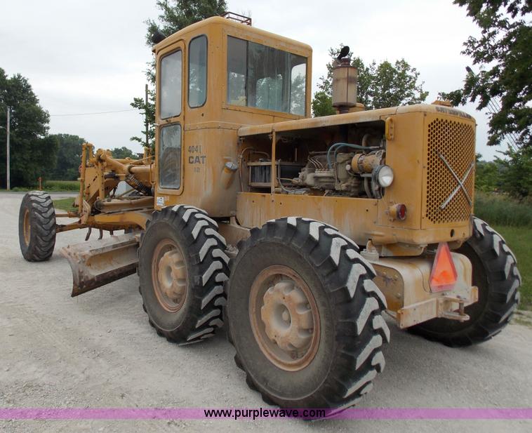 image for item J2750 1963 Caterpillar 12E motor grader
