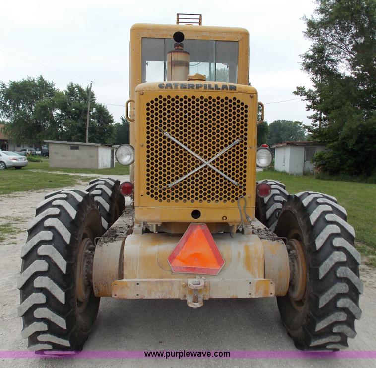 image for item J2750 1963 Caterpillar 12E motor grader