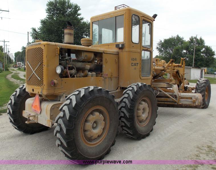 image for item J2750 1963 Caterpillar 12E motor grader