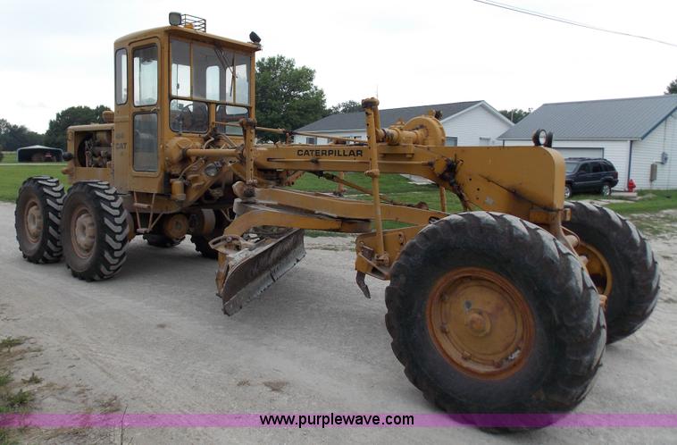 image for item J2750 1963 Caterpillar 12E motor grader