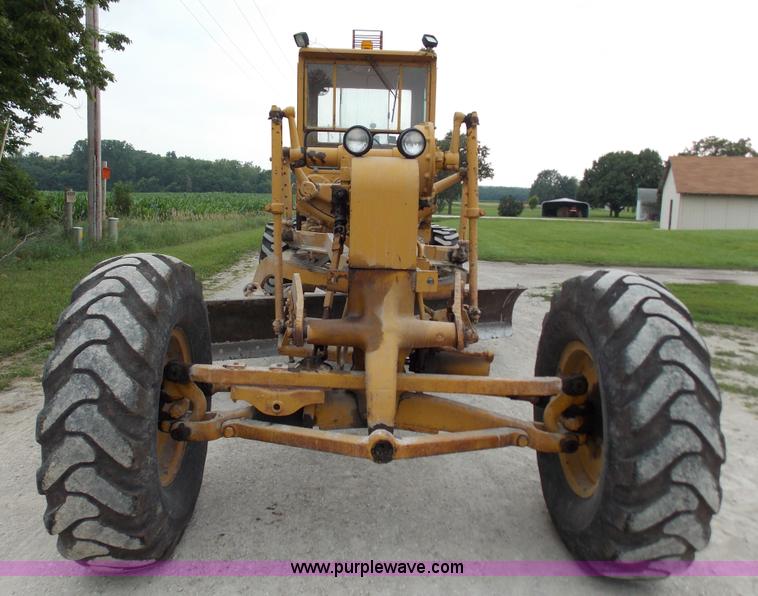 image for item J2750 1963 Caterpillar 12E motor grader