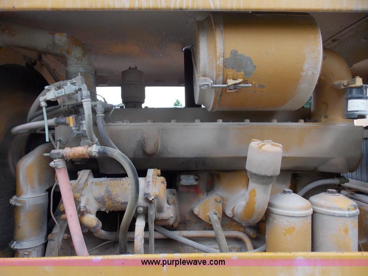 image for item J2750 1963 Caterpillar 12E motor grader