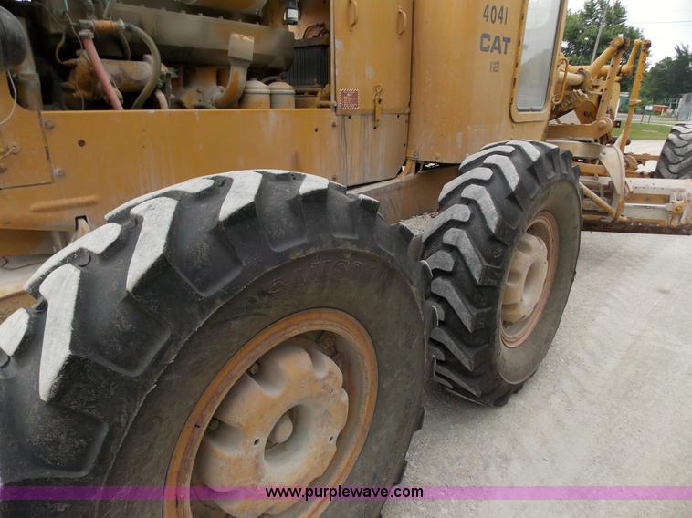 image for item J2750 1963 Caterpillar 12E motor grader