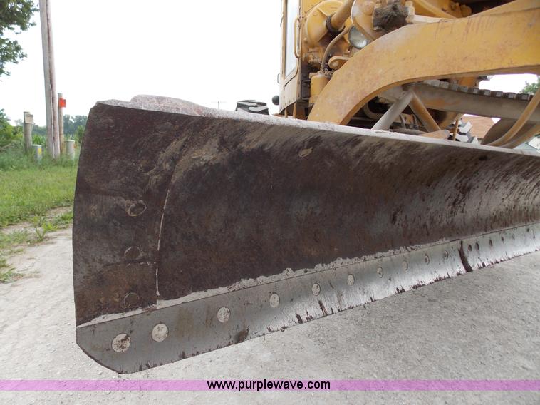 image for item J2750 1963 Caterpillar 12E motor grader