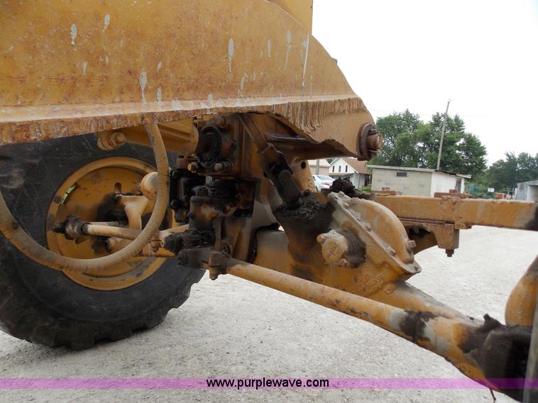 image for item J2750 1963 Caterpillar 12E motor grader