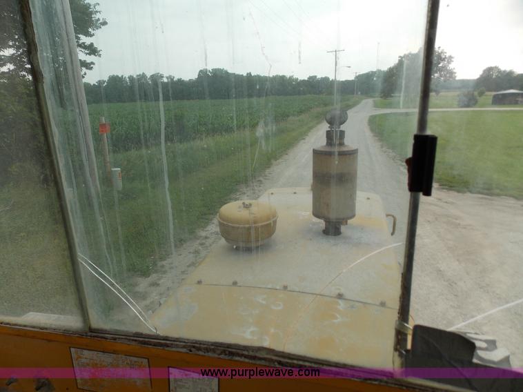 image for item J2750 1963 Caterpillar 12E motor grader