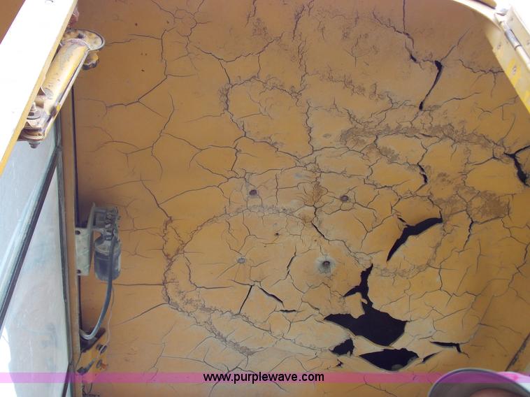 image for item J2750 1963 Caterpillar 12E motor grader