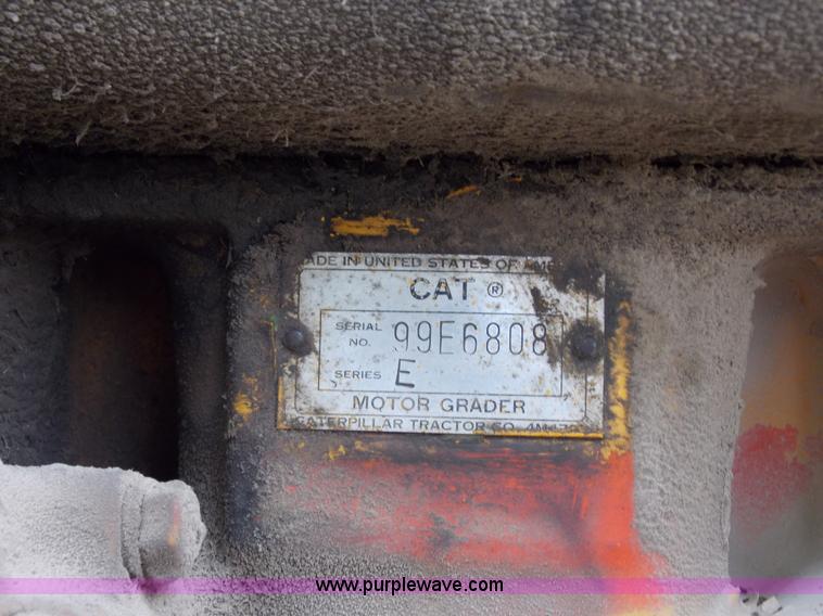 image for item J2750 1963 Caterpillar 12E motor grader