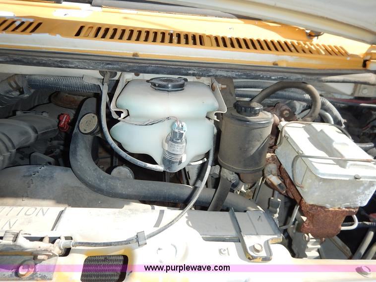 image for item J3752 1992 GMC Vandura G3500 bus