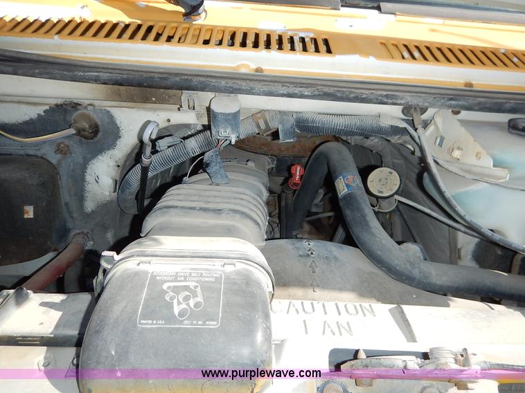 image for item J3752 1992 GMC Vandura G3500 bus
