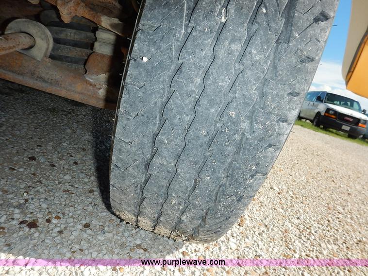 image for item J3752 1992 GMC Vandura G3500 bus